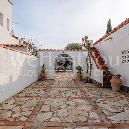 Wehostyou - Belle Maison Roses, Mas Bosca 12 Holiday home *