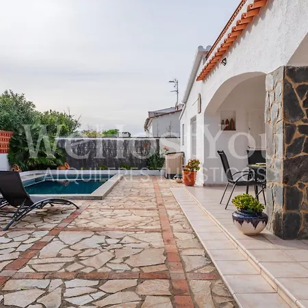 Wehostyou - Belle Maison Roses, Mas Bosca 12 Holiday home *