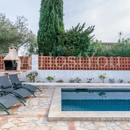 Wehostyou - Belle Maison Roses, Mas Bosca 12 Holiday home *